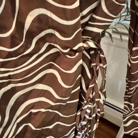 & Other Stories Brown and White midi dress in brown print - Picture 6 of 14